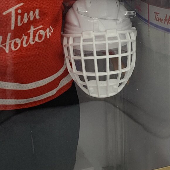 2020 Barbie Signature Doll Tim Hortons Hockey Canada New In Box! - Picture 5 of 9